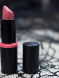 Le rouge à lèvres Natural Beauty de Essence : Mon Nude Parfait