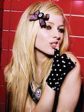 Avril Lavigne: Des vernis à ongles avec Sally Hansen