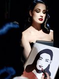 Beauty is Art: Dita Von Teese chez Art Deco