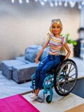 Une Barbie en fauteuil roulant : célébrons la diversité