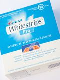 Blanchiment des dents avec Crest Whitestrips