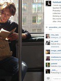 Hot dudes reading, Mecs Métro Paris… ces comptes Instagram de « beaux gosses » qui m’agacent