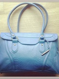 Aurore : le sac bleu Klein !  – ddp